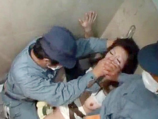 Fucking Nippon Woman With Helpless Toilet Cleaners in XXX