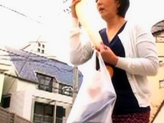 Sucking on a Huge Cock Leads to Mother Lustful Fantasy